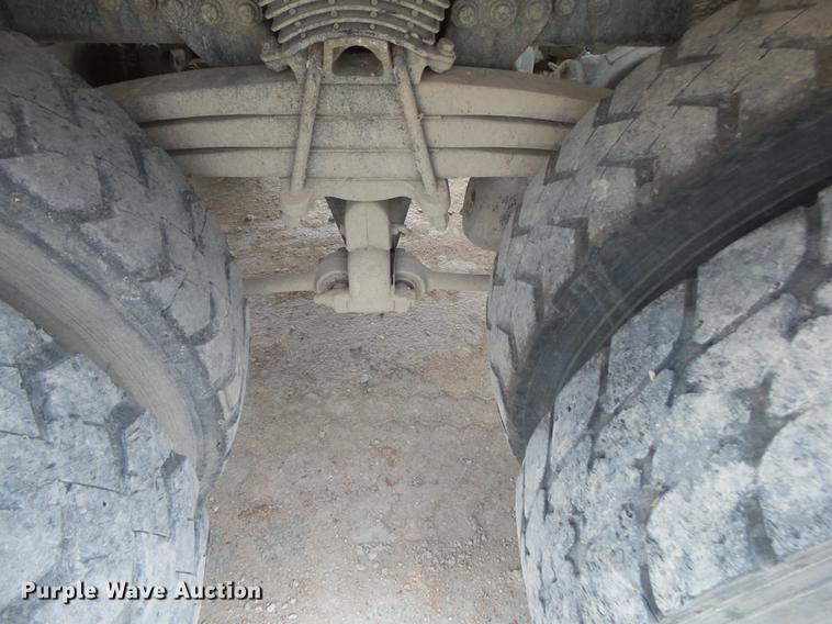 image for item DE3630 2004 Sterling L8500 ready mix truck