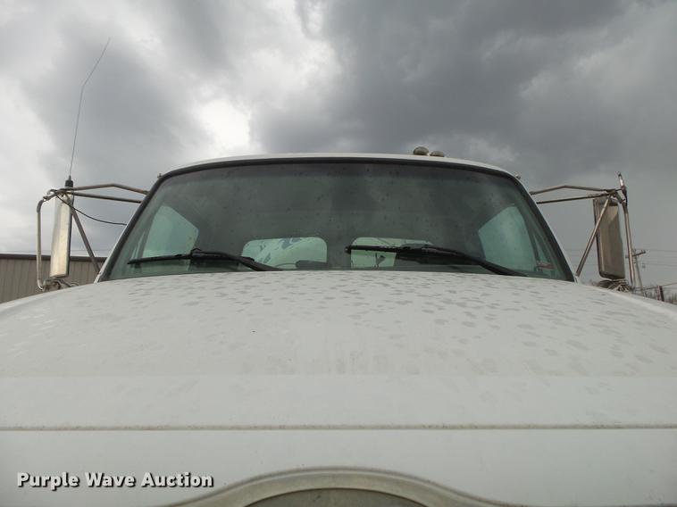 image for item DE3630 2004 Sterling L8500 ready mix truck