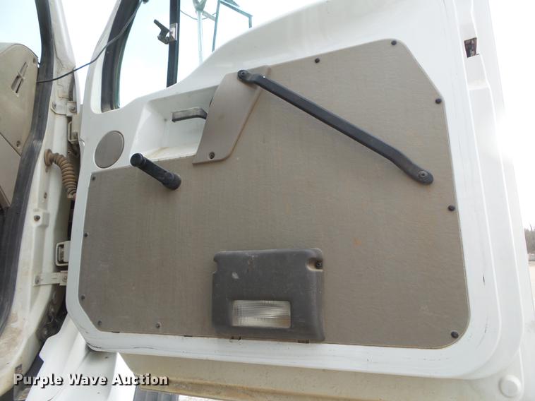 image for item DE3630 2004 Sterling L8500 ready mix truck