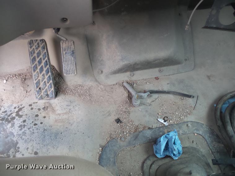 image for item DE3630 2004 Sterling L8500 ready mix truck