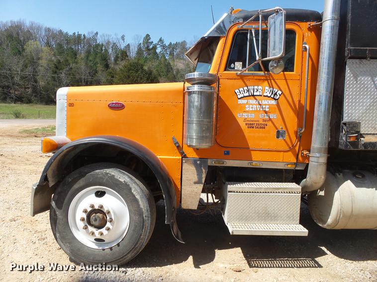 image for item DE3631 1991 Peterbilt 379 dump truck