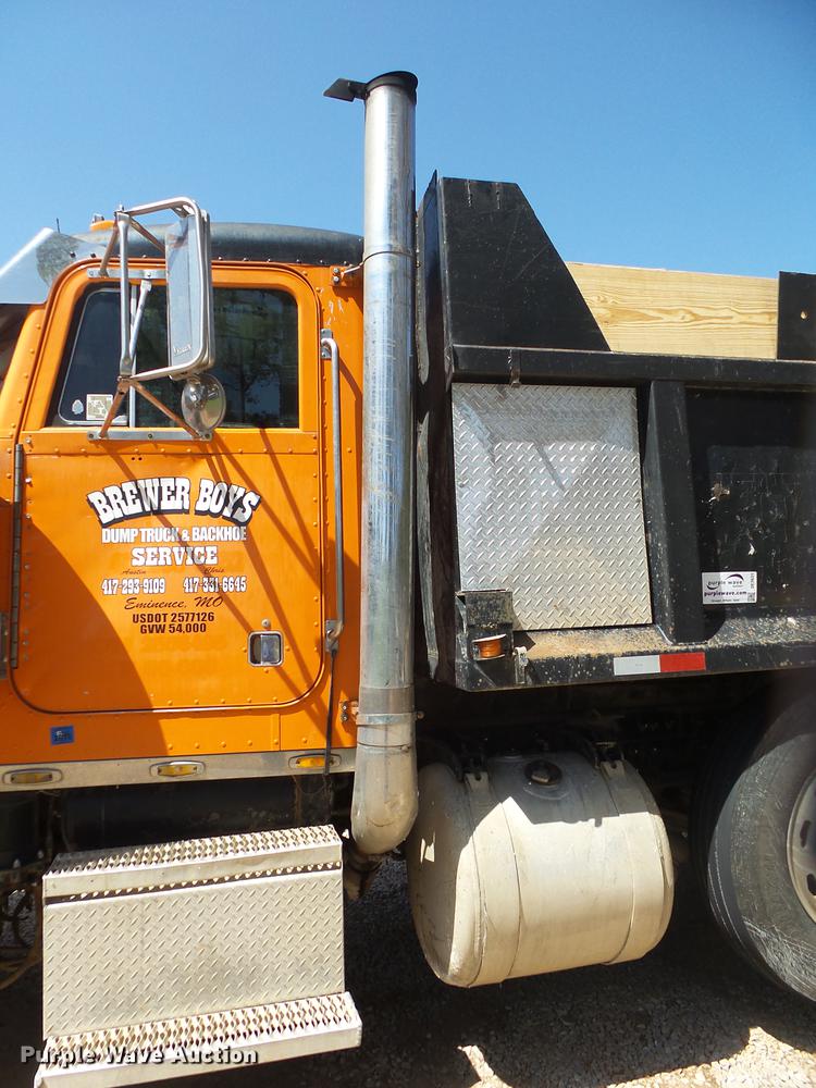 image for item DE3631 1991 Peterbilt 379 dump truck