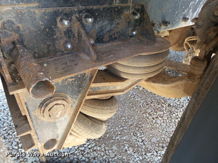 image for item DE3631 1991 Peterbilt 379 dump truck