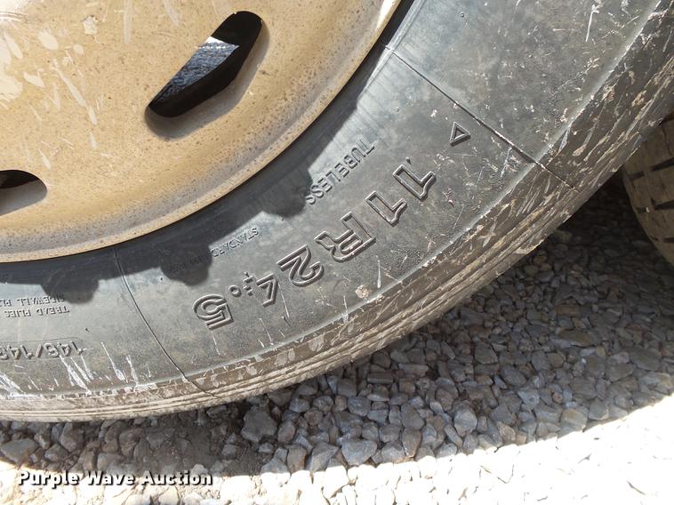 image for item DE3631 1991 Peterbilt 379 dump truck