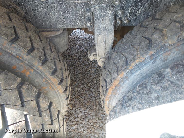 image for item DE3631 1991 Peterbilt 379 dump truck