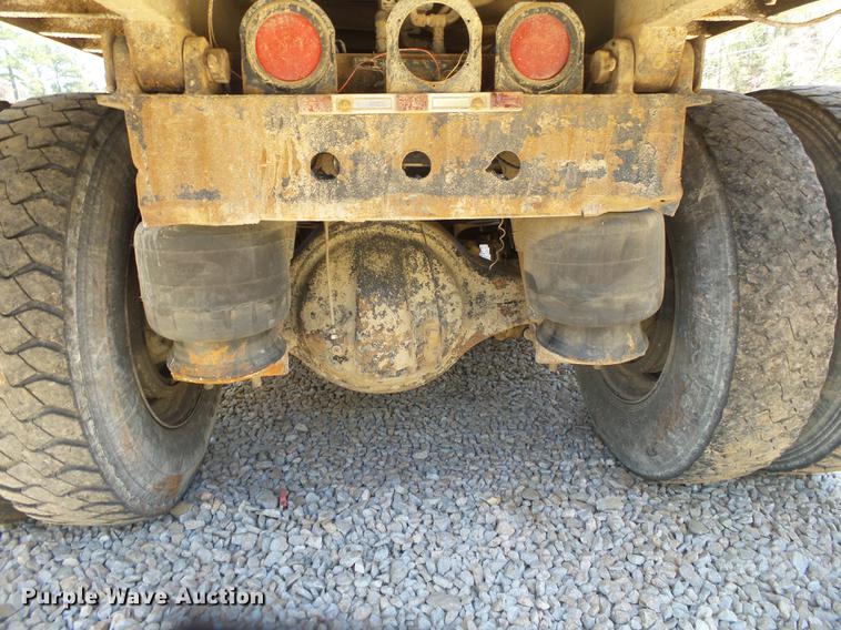 image for item DE3631 1991 Peterbilt 379 dump truck
