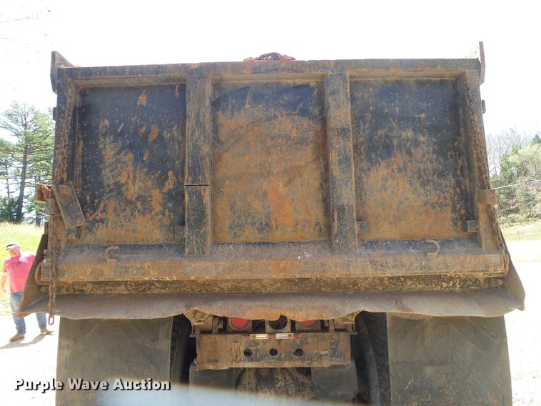 image for item DE3631 1991 Peterbilt 379 dump truck