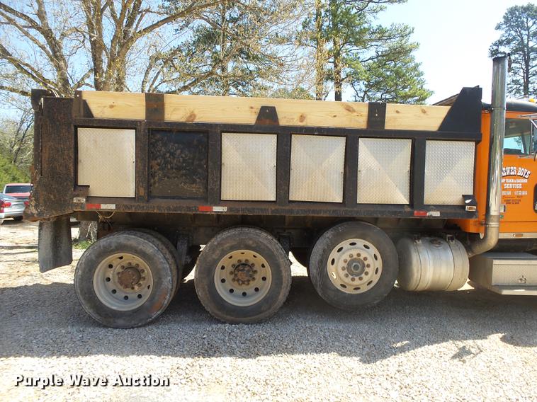 image for item DE3631 1991 Peterbilt 379 dump truck