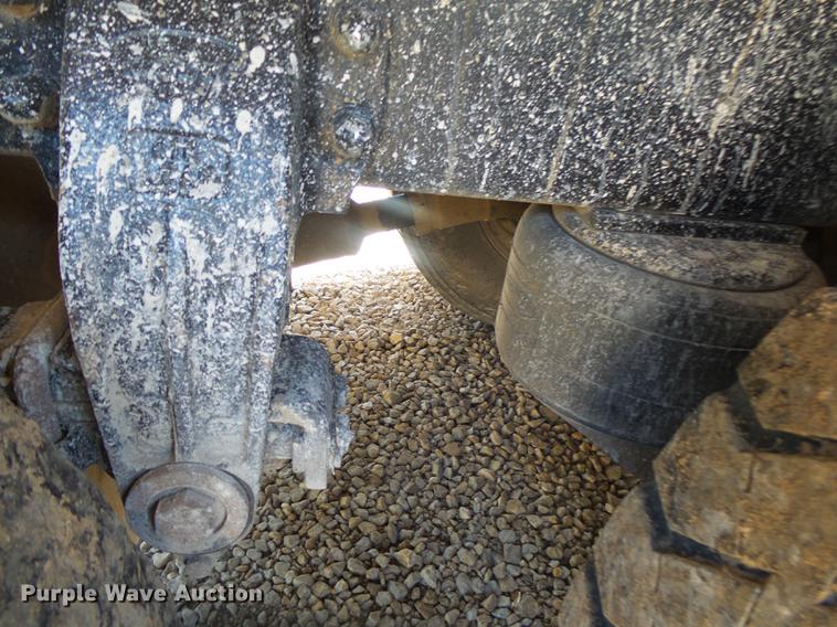 image for item DE3631 1991 Peterbilt 379 dump truck