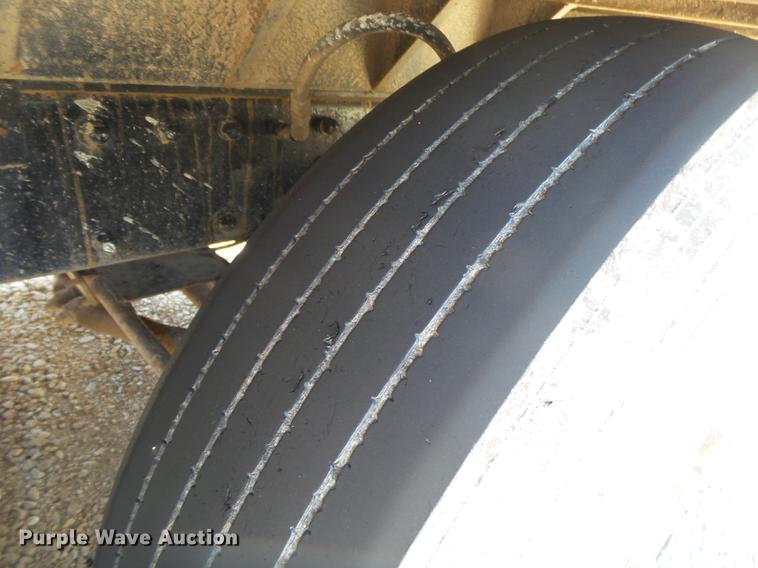 image for item DE3631 1991 Peterbilt 379 dump truck