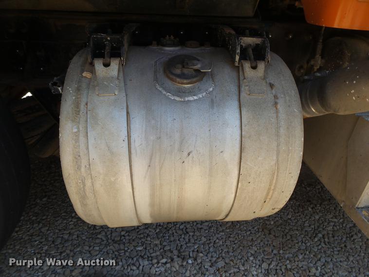 image for item DE3631 1991 Peterbilt 379 dump truck