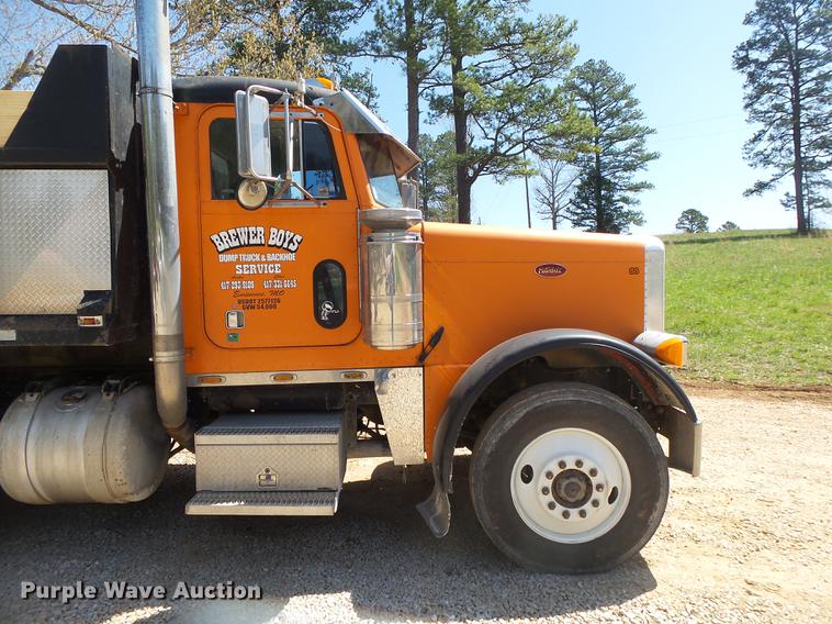 image for item DE3631 1991 Peterbilt 379 dump truck