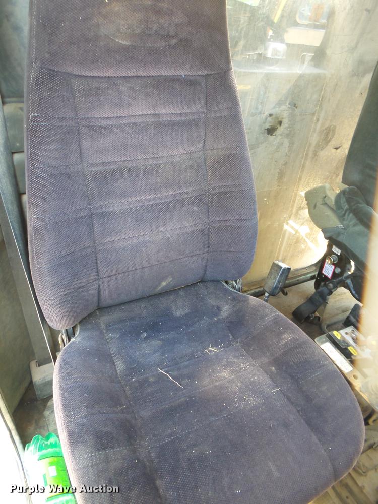 image for item DE3631 1991 Peterbilt 379 dump truck