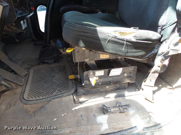 image for item DE3631 1991 Peterbilt 379 dump truck