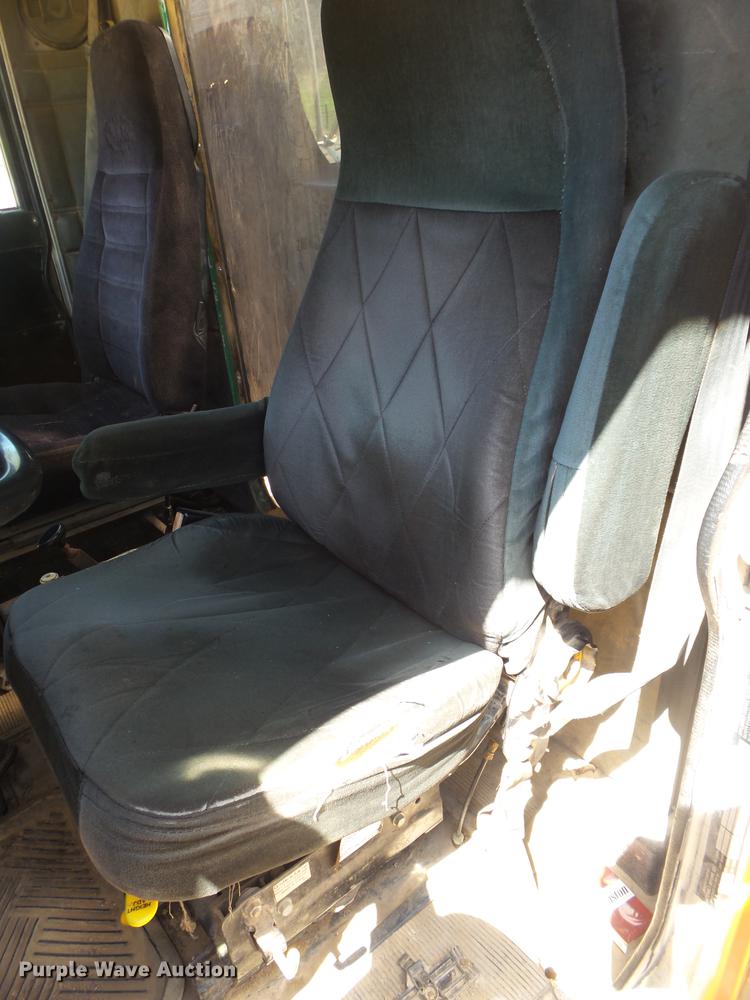 image for item DE3631 1991 Peterbilt 379 dump truck