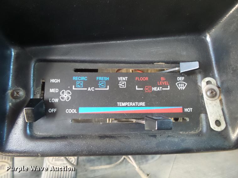 image for item DE3631 1991 Peterbilt 379 dump truck