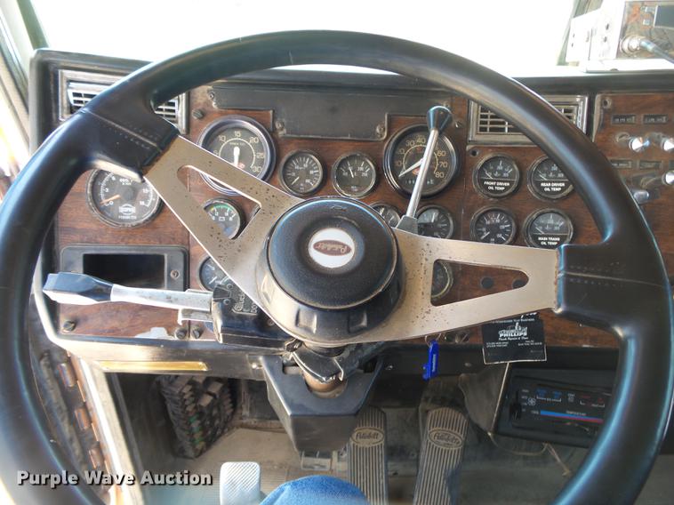 image for item DE3631 1991 Peterbilt 379 dump truck