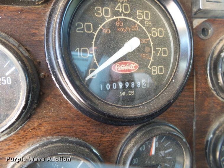 image for item DE3631 1991 Peterbilt 379 dump truck