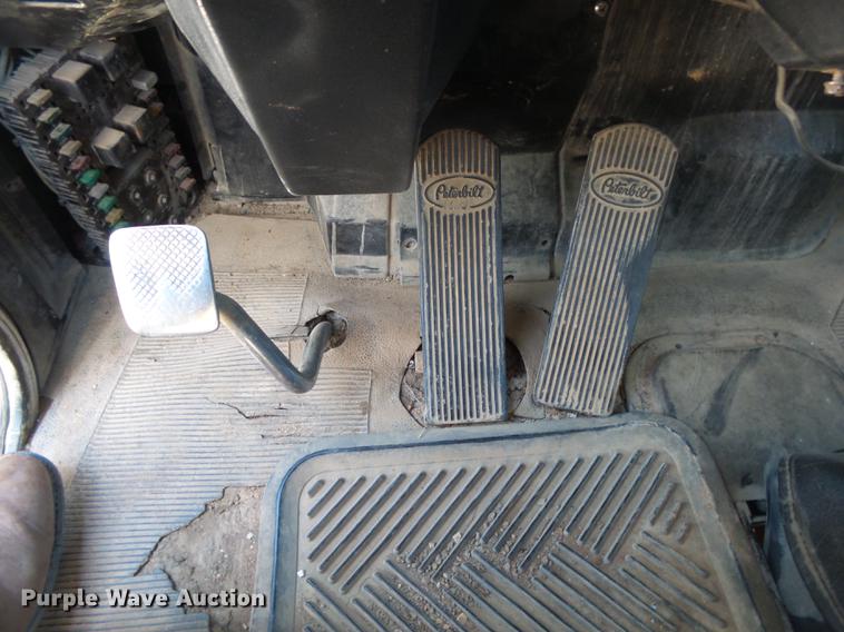 image for item DE3631 1991 Peterbilt 379 dump truck