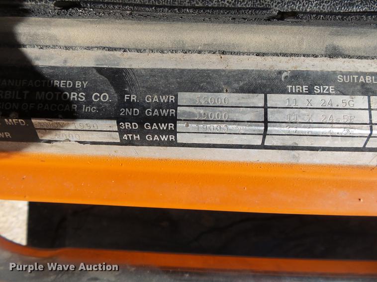 image for item DE3631 1991 Peterbilt 379 dump truck