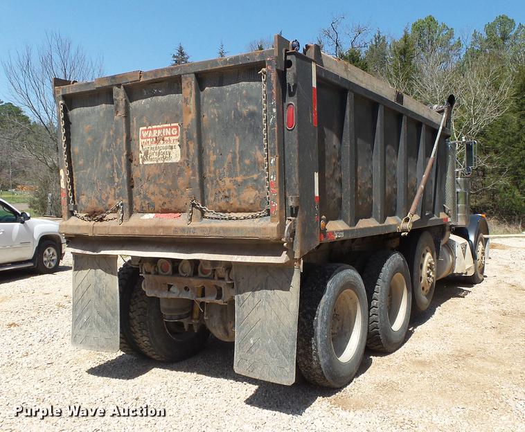image for item DE3632 1993 Peterbilt 379 dump truck
