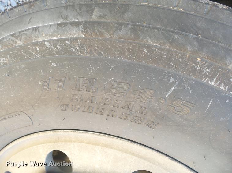 image for item DE3632 1993 Peterbilt 379 dump truck