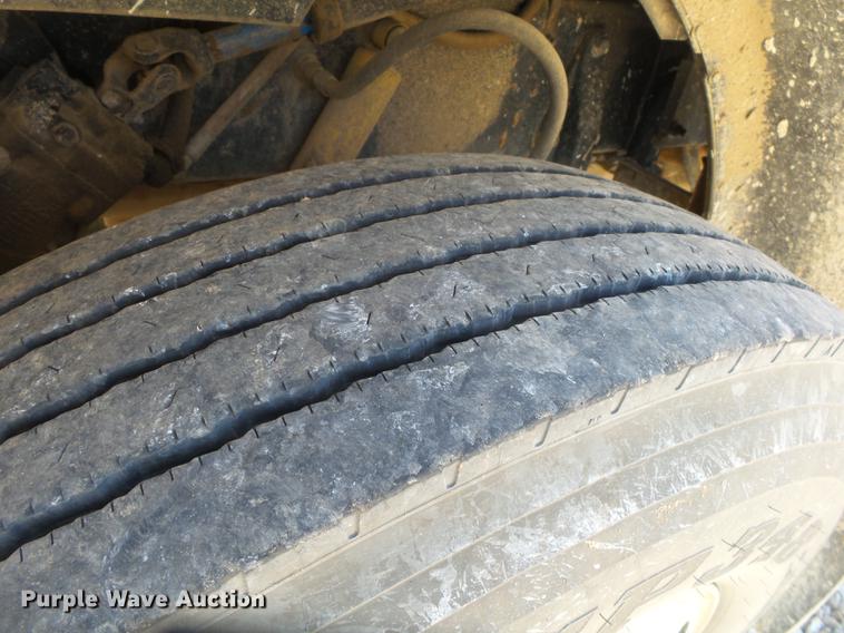 image for item DE3632 1993 Peterbilt 379 dump truck