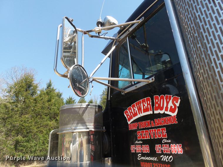 image for item DE3632 1993 Peterbilt 379 dump truck