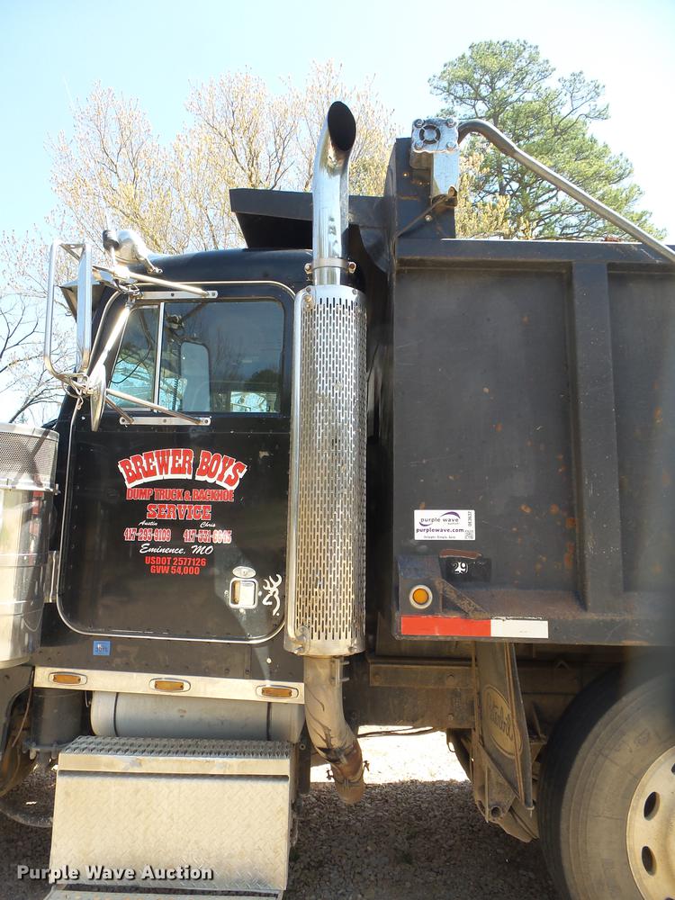 image for item DE3632 1993 Peterbilt 379 dump truck