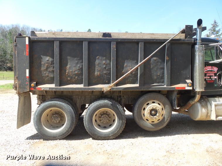 image for item DE3632 1993 Peterbilt 379 dump truck
