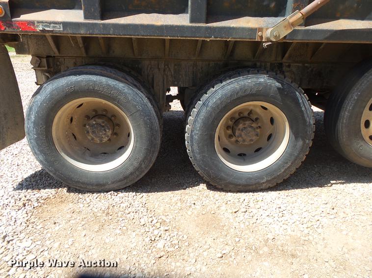 image for item DE3632 1993 Peterbilt 379 dump truck