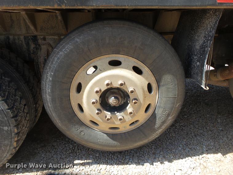 image for item DE3632 1993 Peterbilt 379 dump truck