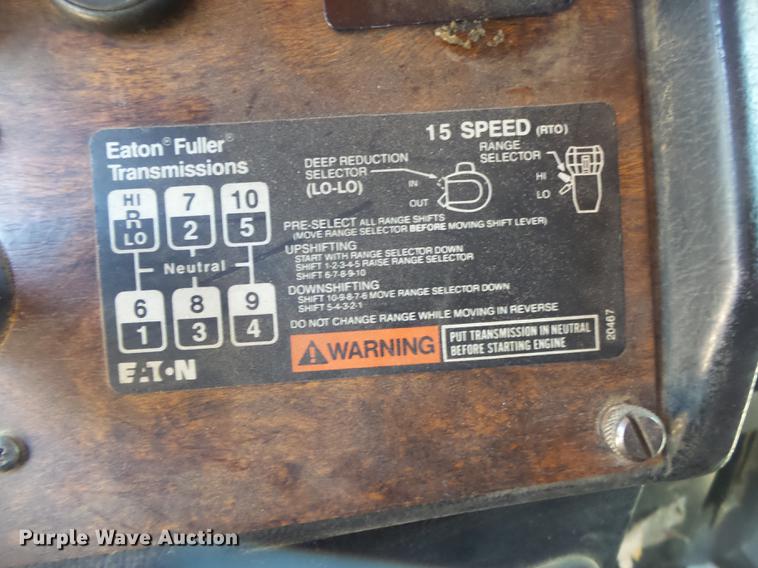 image for item DE3632 1993 Peterbilt 379 dump truck