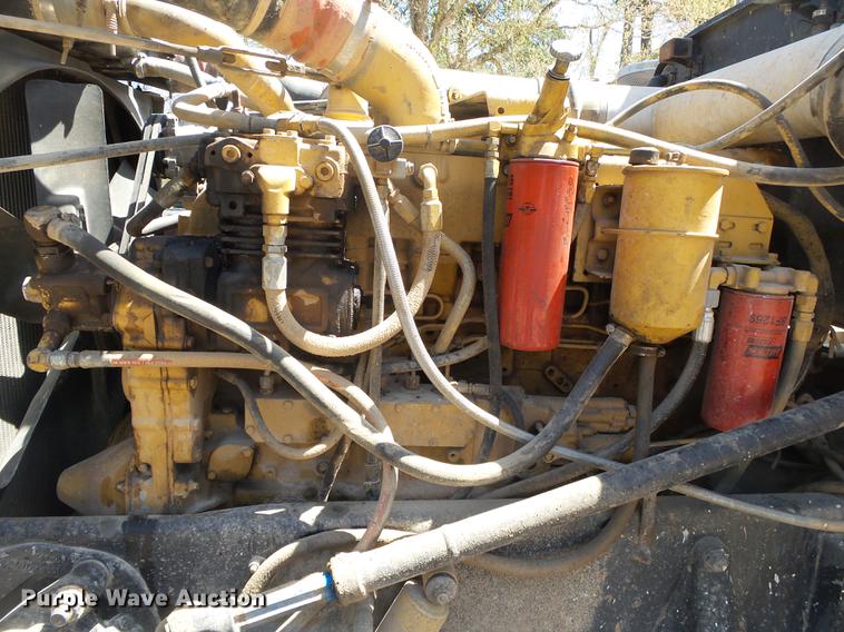 image for item DE3632 1993 Peterbilt 379 dump truck