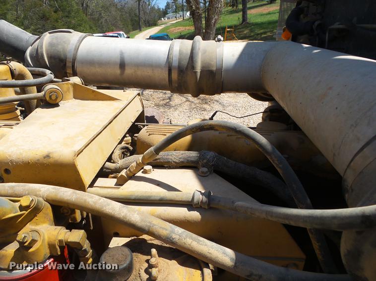 image for item DE3632 1993 Peterbilt 379 dump truck