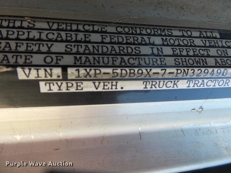 image for item DE3632 1993 Peterbilt 379 dump truck