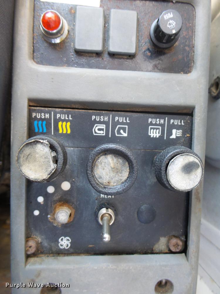 image for item DE3634 1997 Kobelco SK150LC excavator