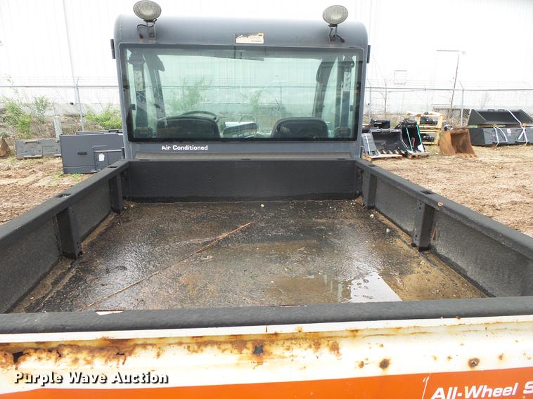 image for item DE3636 Bobcat Toolcat 5600 utility work machine