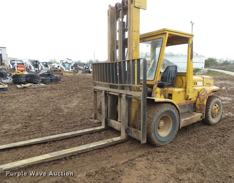 image for item DE3637 Hyster Challenger 150 forklift