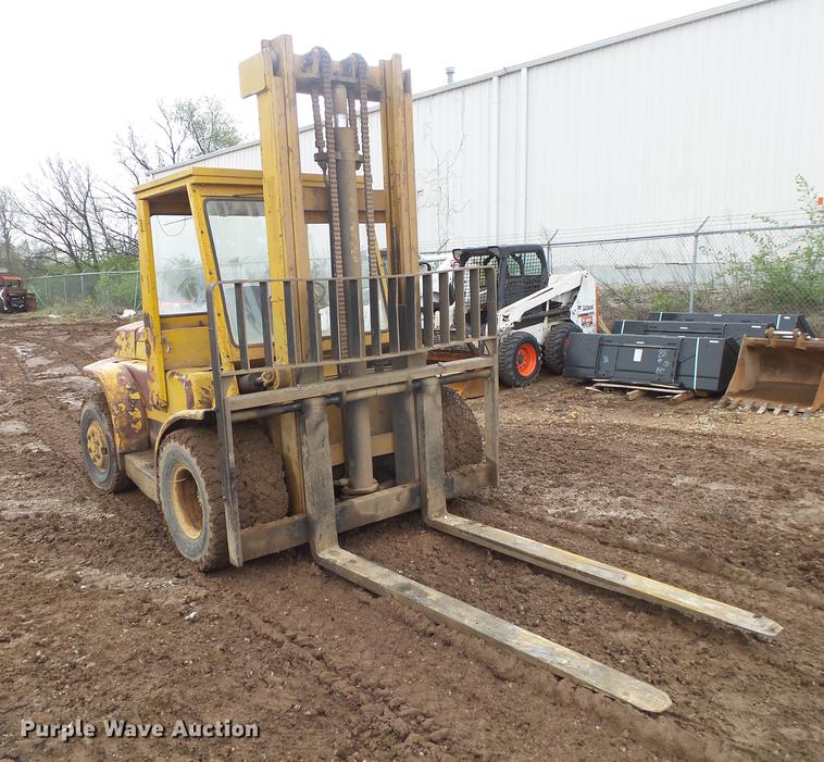 image for item DE3637 Hyster Challenger 150 forklift