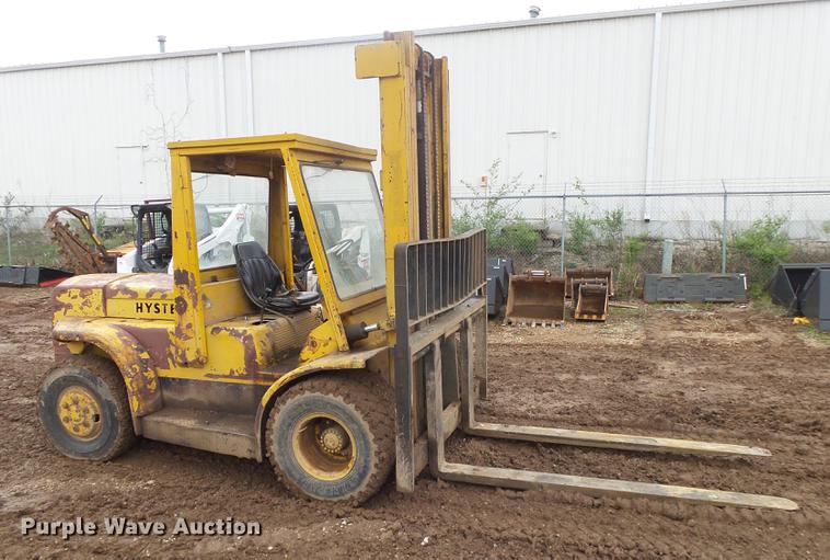 image for item DE3637 Hyster Challenger 150 forklift