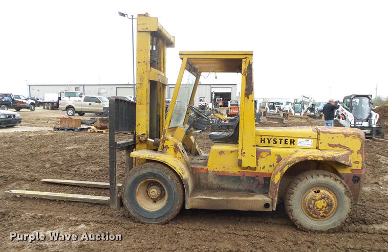 image for item DE3637 Hyster Challenger 150 forklift