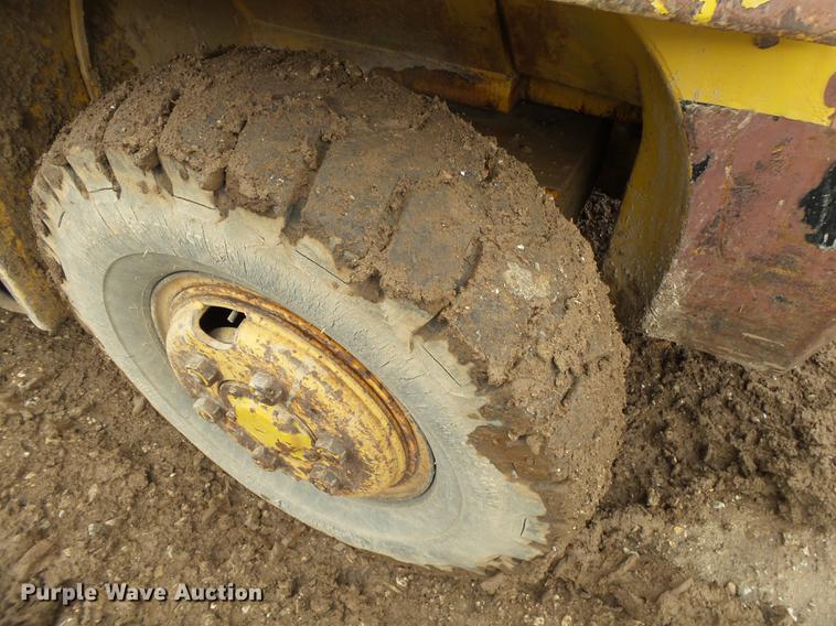 image for item DE3637 Hyster Challenger 150 forklift