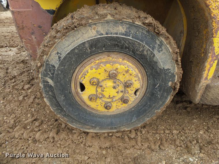 image for item DE3637 Hyster Challenger 150 forklift