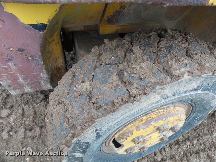 image for item DE3637 Hyster Challenger 150 forklift