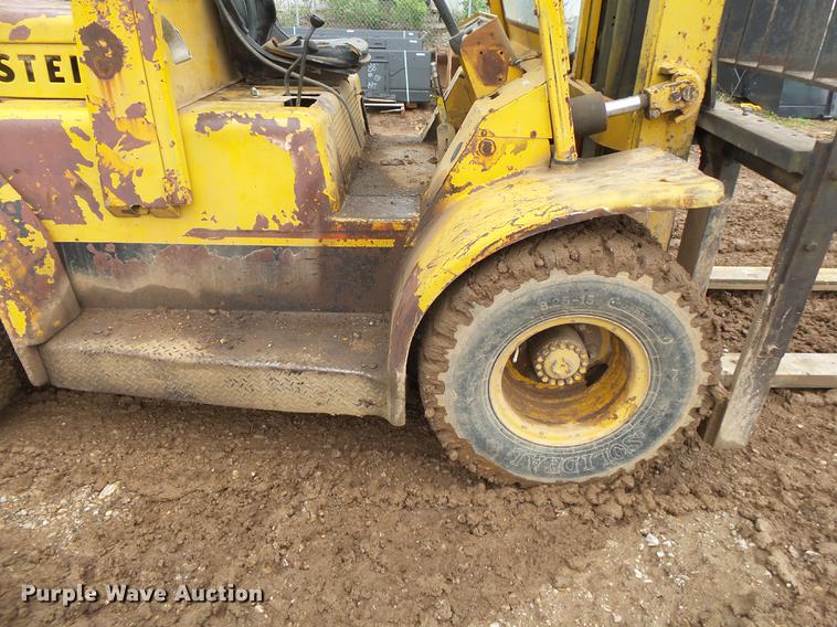 image for item DE3637 Hyster Challenger 150 forklift