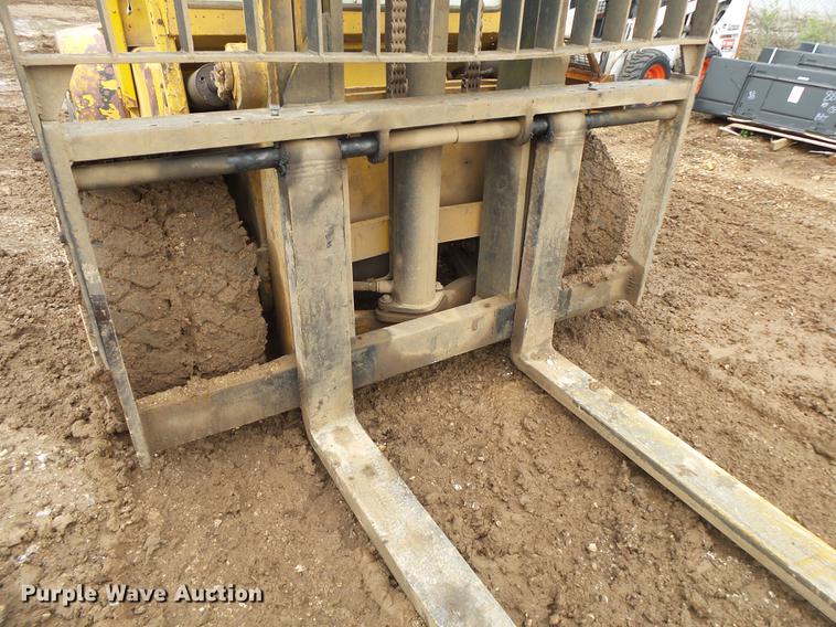 image for item DE3637 Hyster Challenger 150 forklift