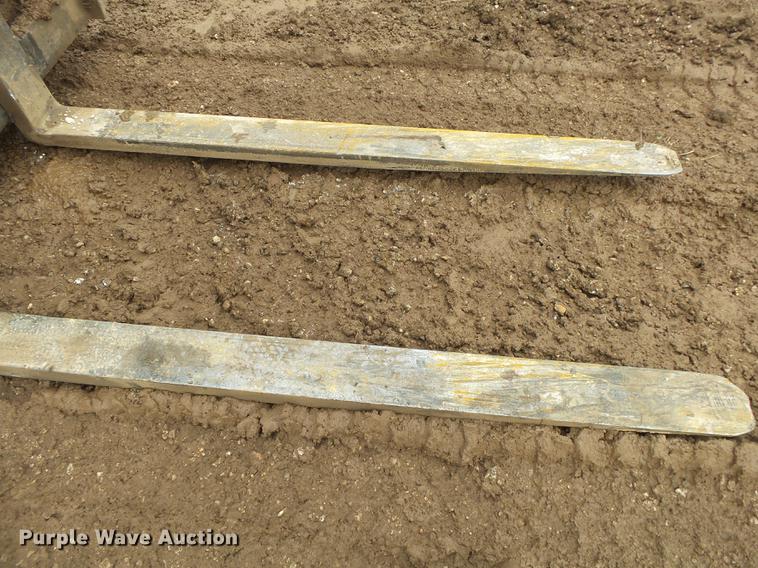 image for item DE3637 Hyster Challenger 150 forklift