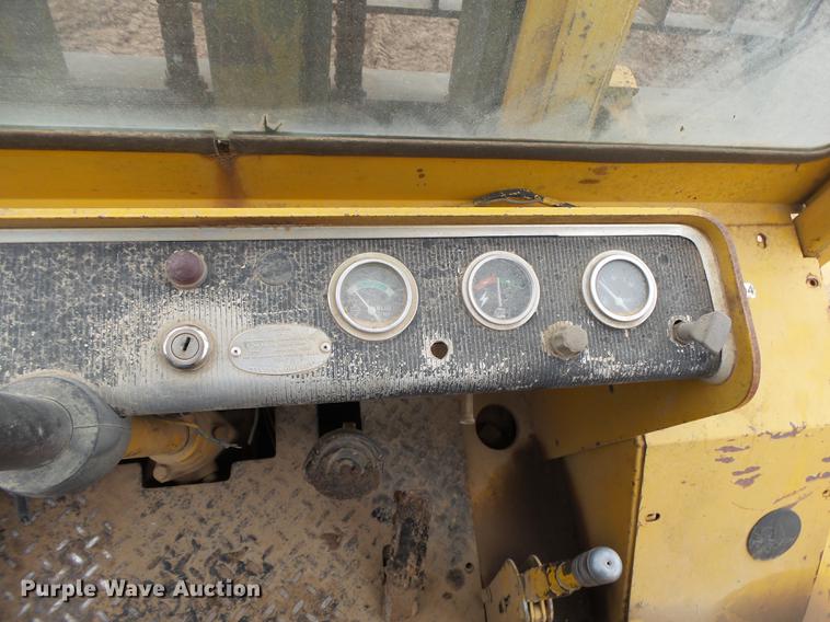 image for item DE3637 Hyster Challenger 150 forklift