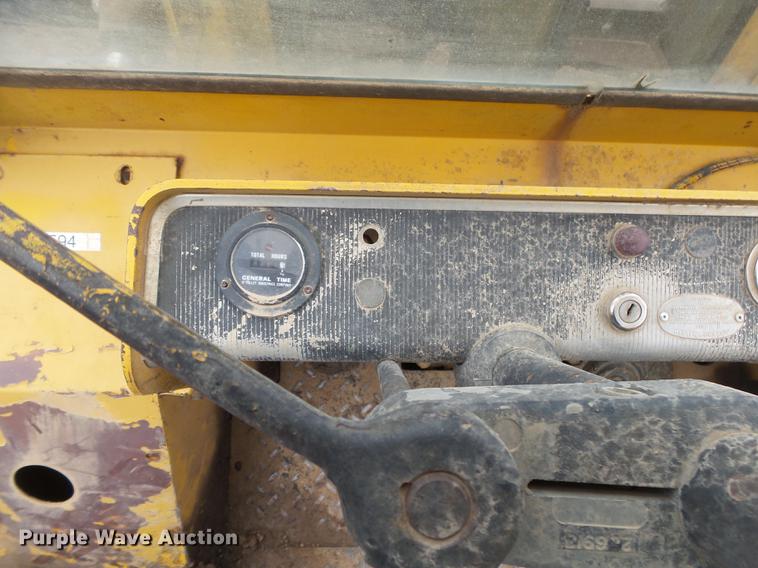 image for item DE3637 Hyster Challenger 150 forklift